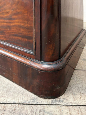 Victorian mahogany chest of drawers