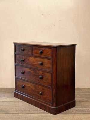 Victorian mahogany chest of drawers