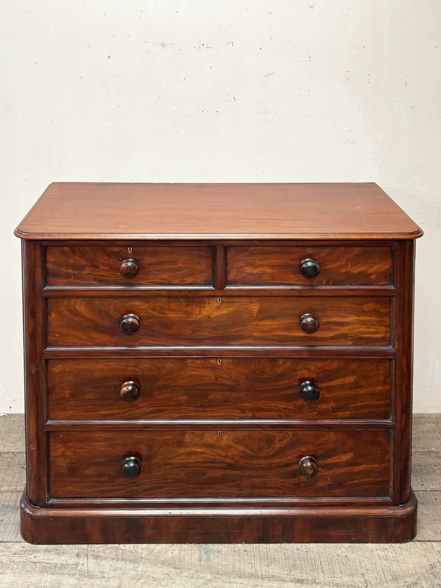 Victorian mahogany chest of drawers