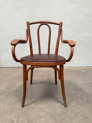 Bentwood chair with arms