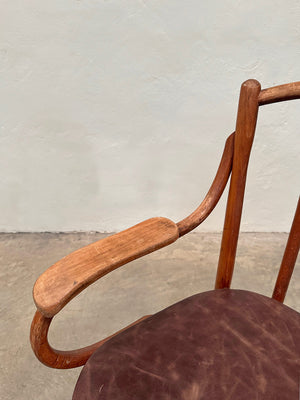 Bentwood chair with arms