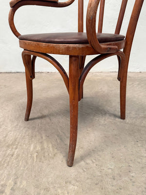 Bentwood chair with arms