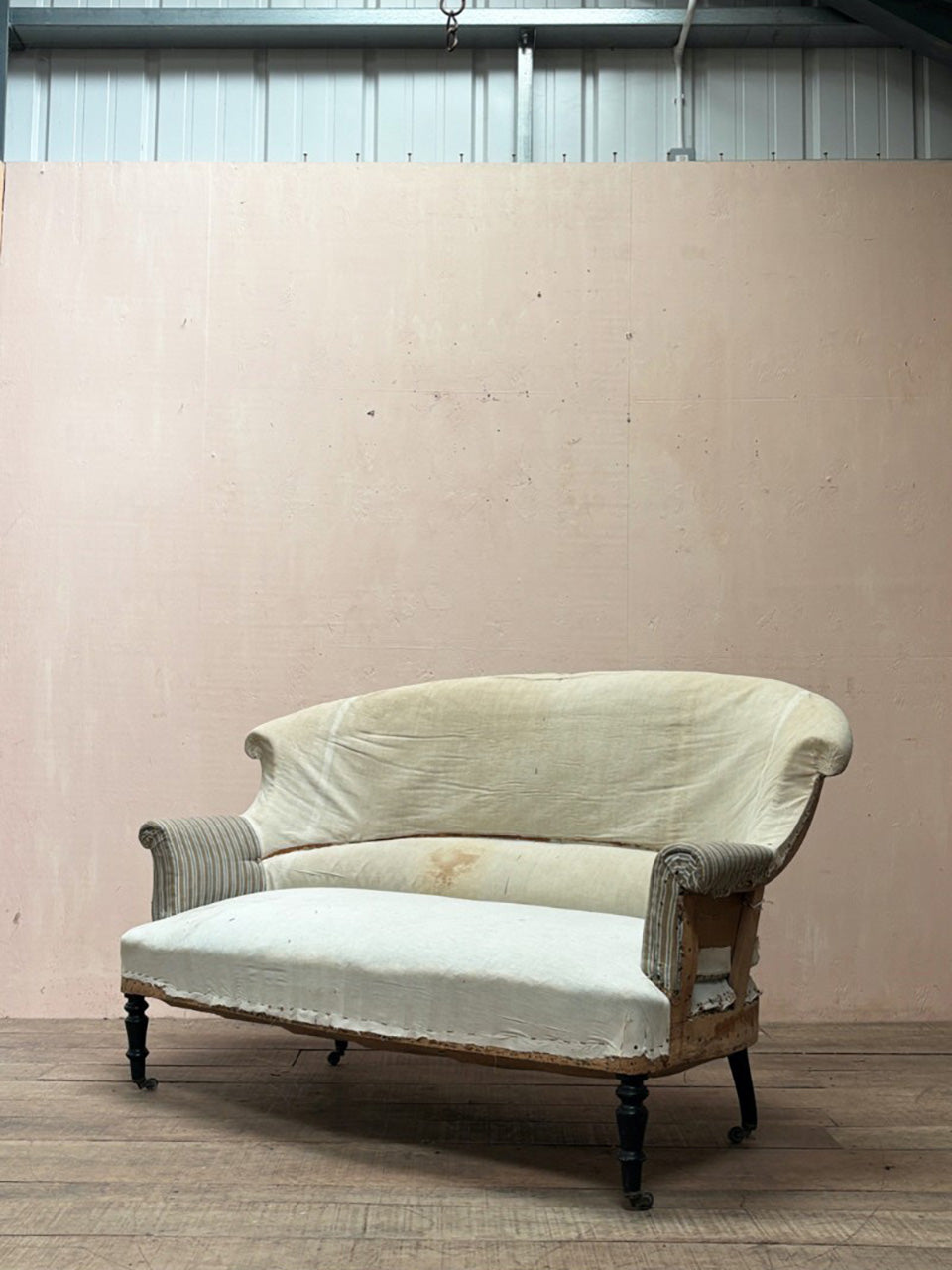 Chapeau de gendarme sofa 'as is'