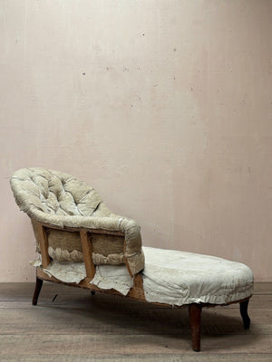 Deep buttoned chaise longue 'as is'