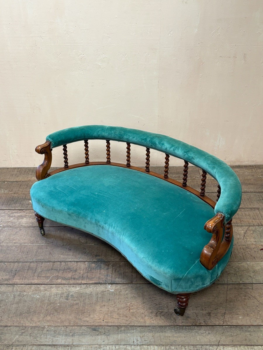 Hindley & Sons settee 'as is'