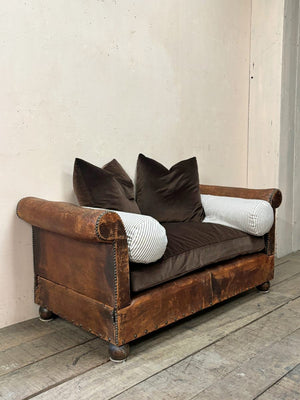 Leather daybed