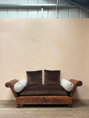 Leather daybed