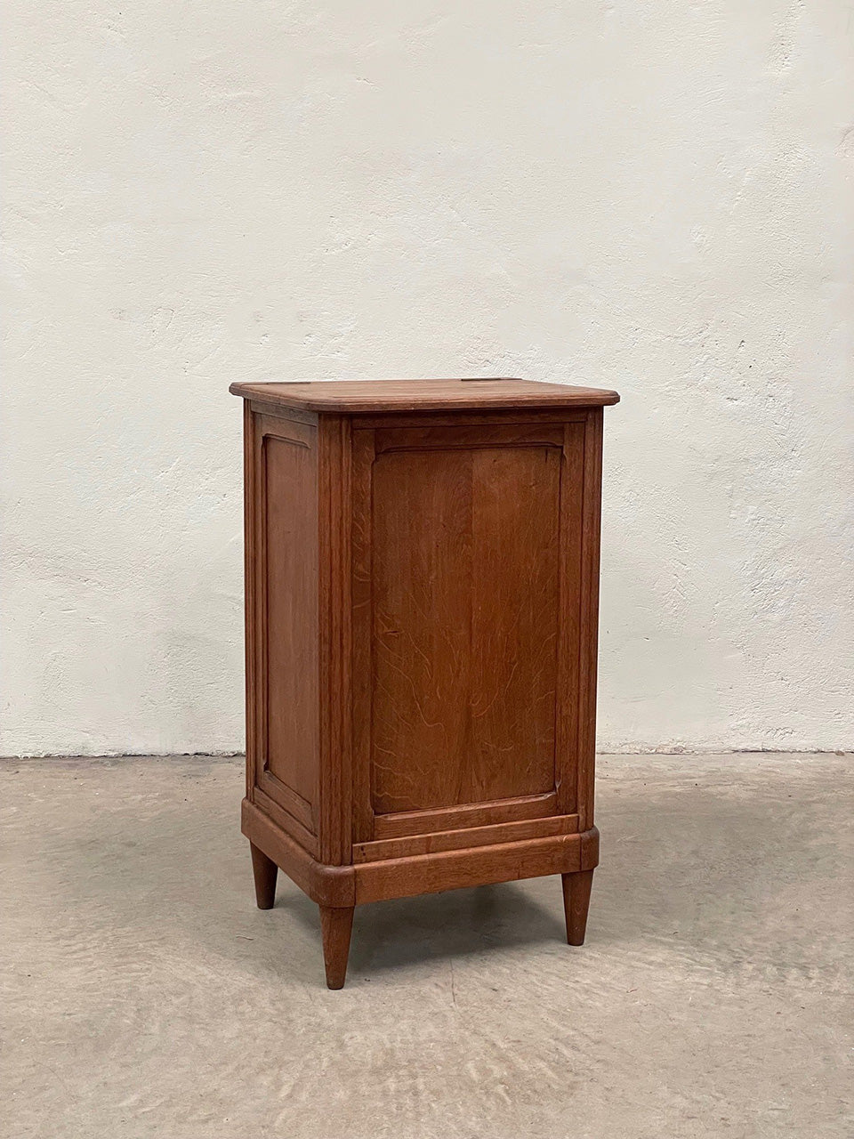 Oak cabinet with hinged top