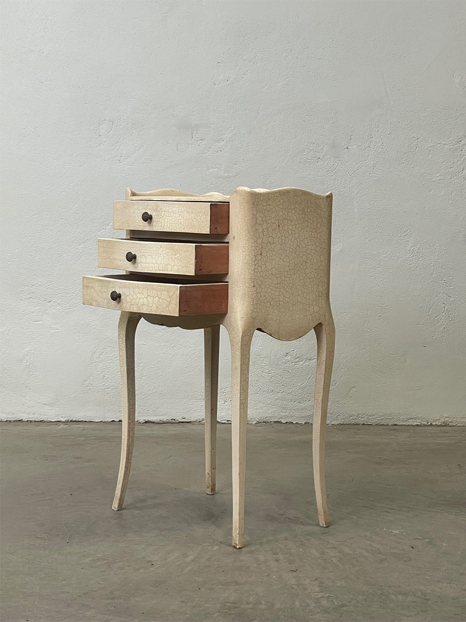 Chevet with 3 drawers