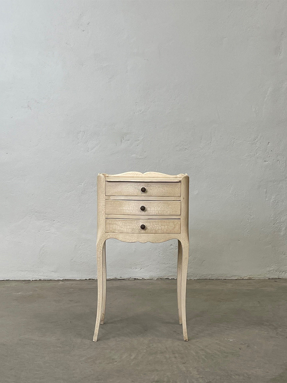 Chevet with 3 drawers