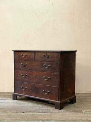 Georgian chest of drawers