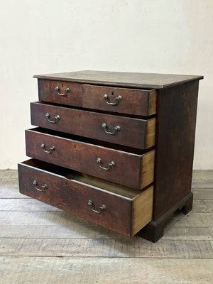 Georgian chest of drawers