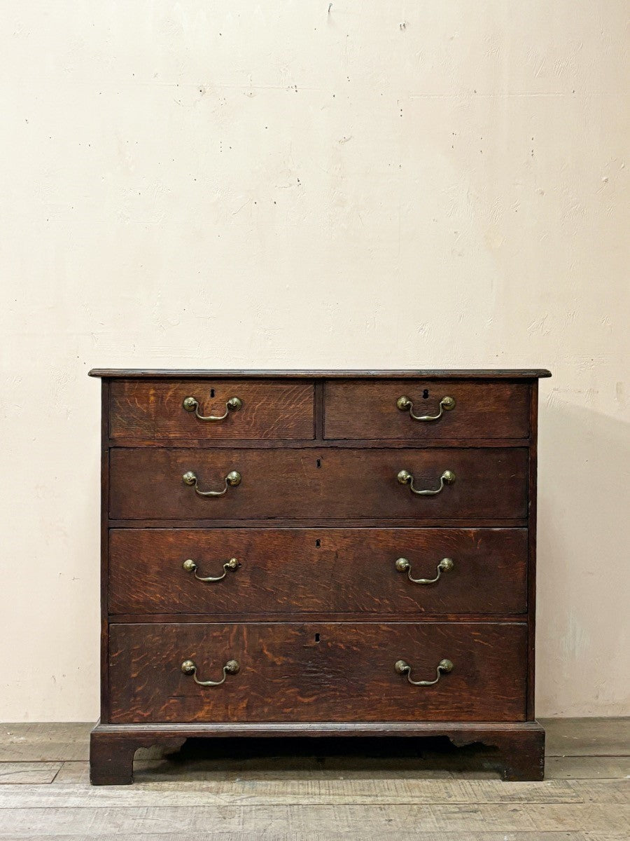 Georgian chest of drawers