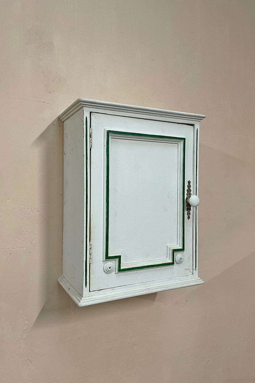 Wall cupboard