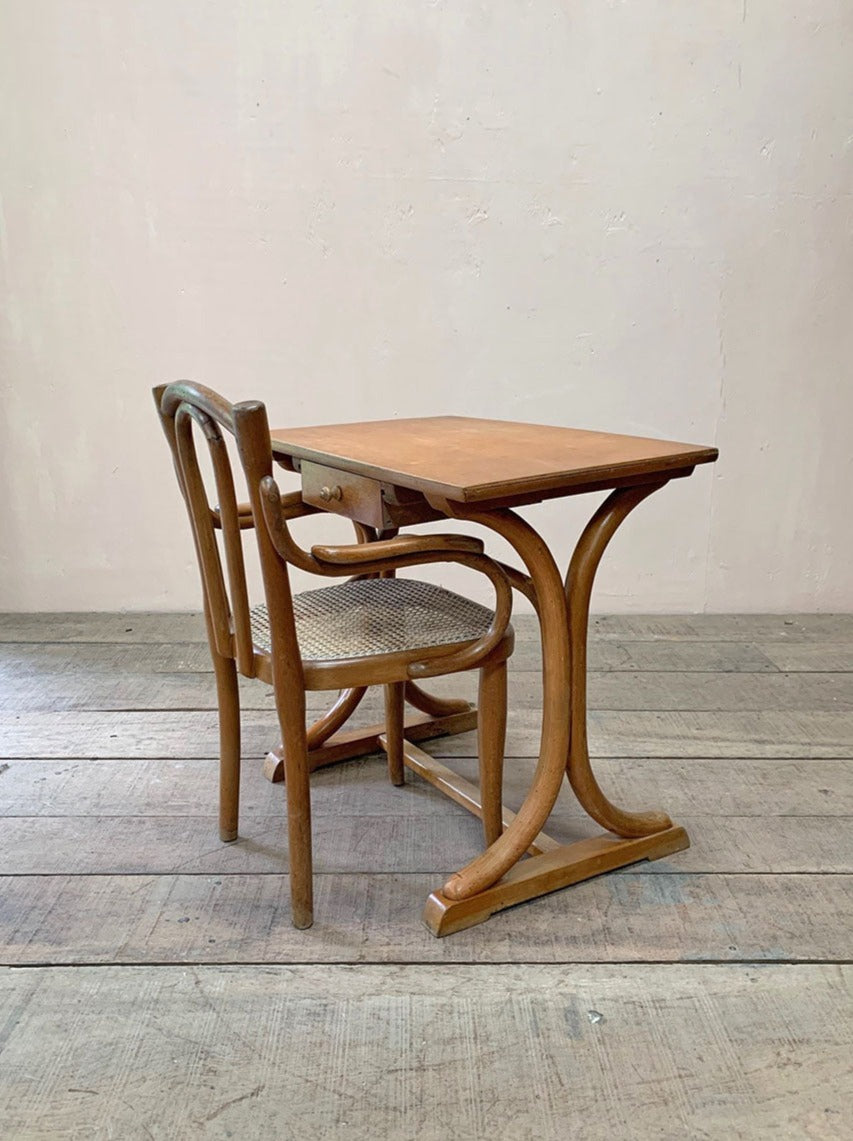 Child's desk & chair (set)