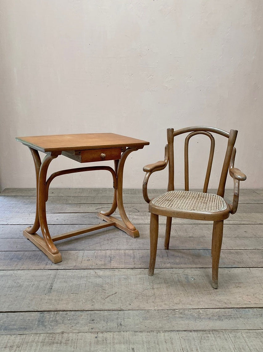 Child's desk & chair (set)