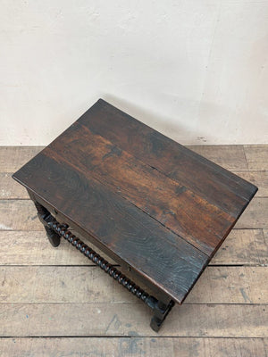 Bobbin turned table
