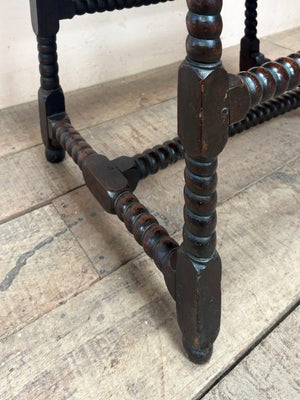 Bobbin turned table