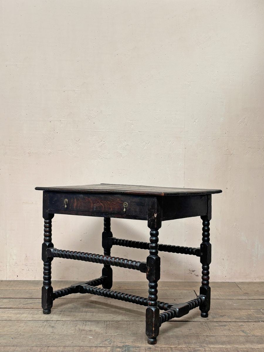 Bobbin turned table