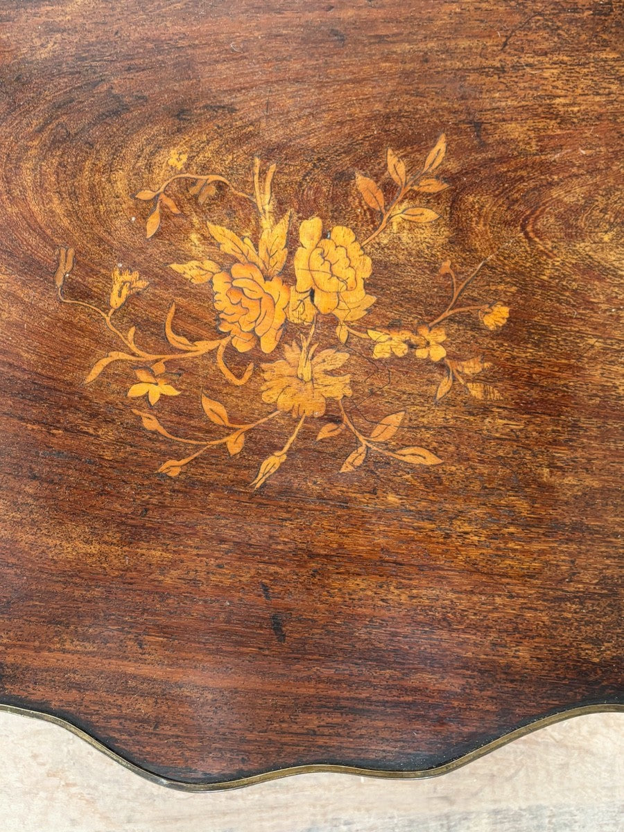 Inlayed table