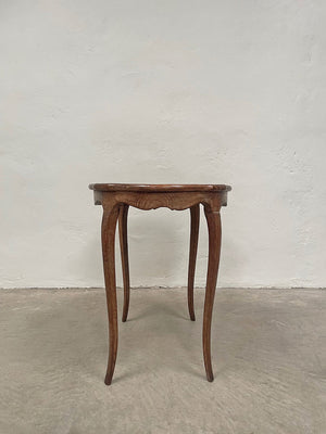 Oval top occasional table