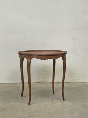 Oval top occasional table