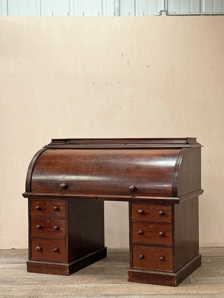 Roll top desk