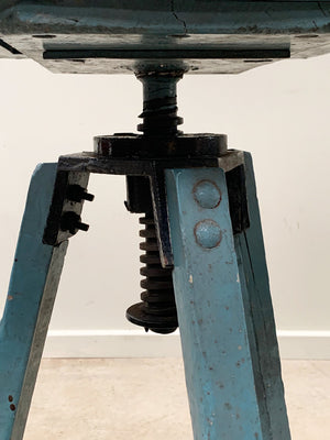 Sculptor's stand