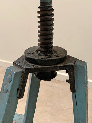 Sculptor's stand
