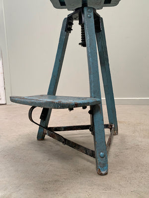 Sculptor's stand