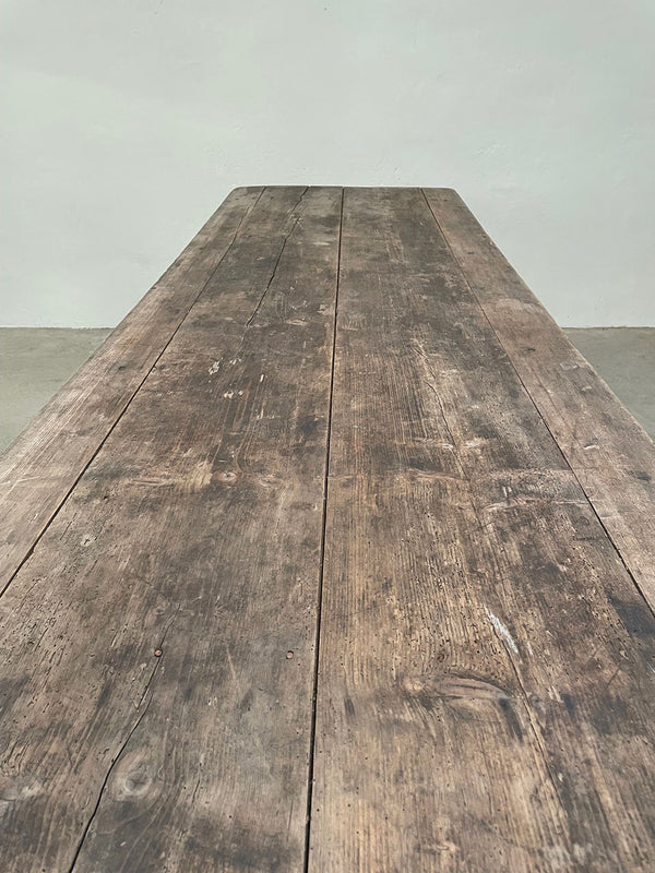 Long raised table The French House York