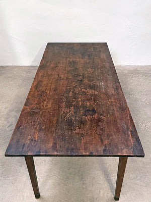 Tapered leg dining table