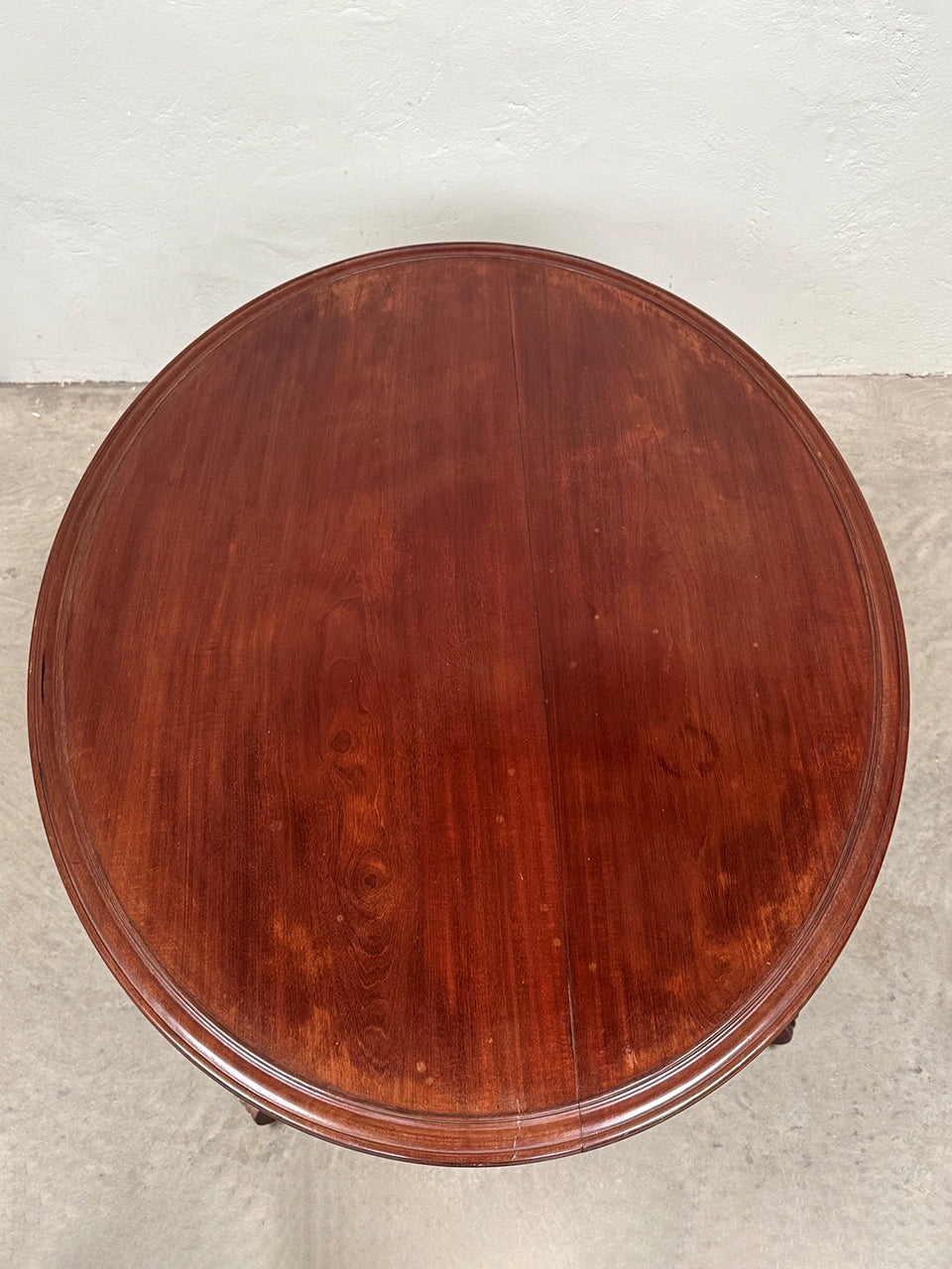 Mahogany oval top tilt table