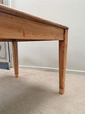 Pitch pine table