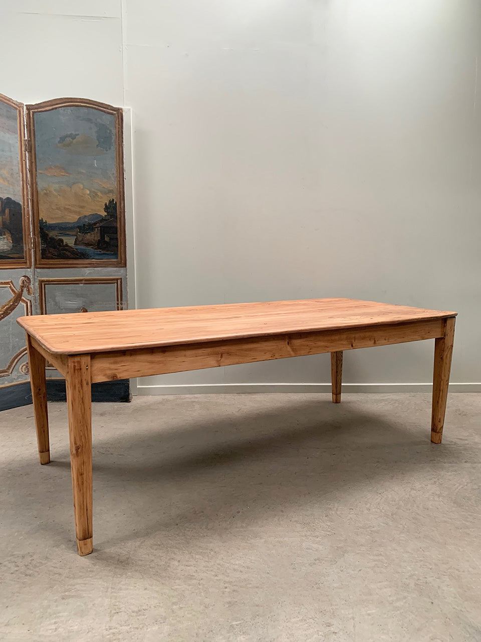Pitch pine table