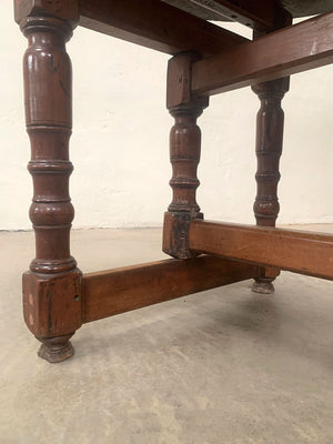 Gateleg table