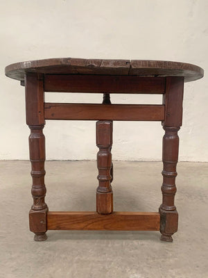 Gateleg table