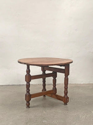 Gateleg table