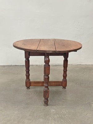 Gateleg table