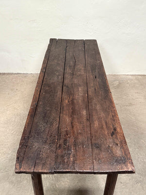 Stretchered ends table