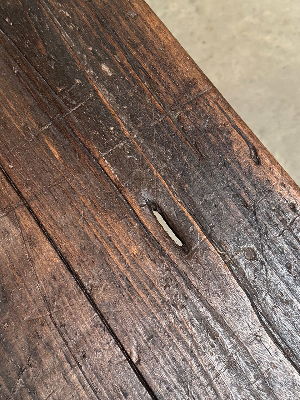 Stretchered ends table