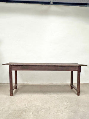 Stretchered ends table