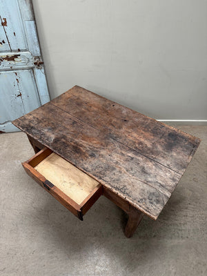 Walnut table for restoration