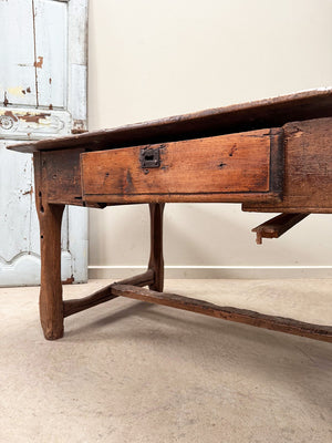 Walnut table for restoration