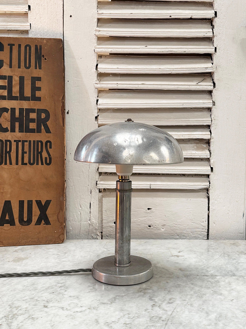 Mushroom table lamp