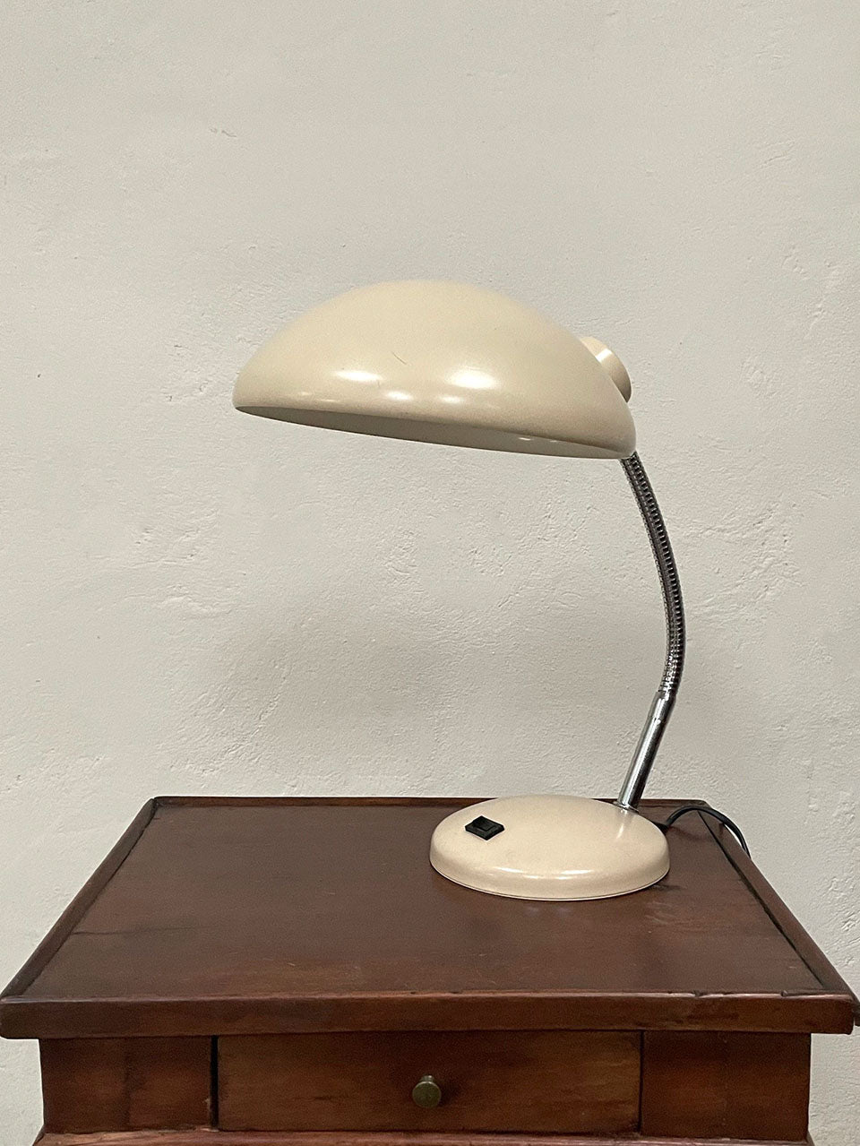 Gooseneck table or desk lamp