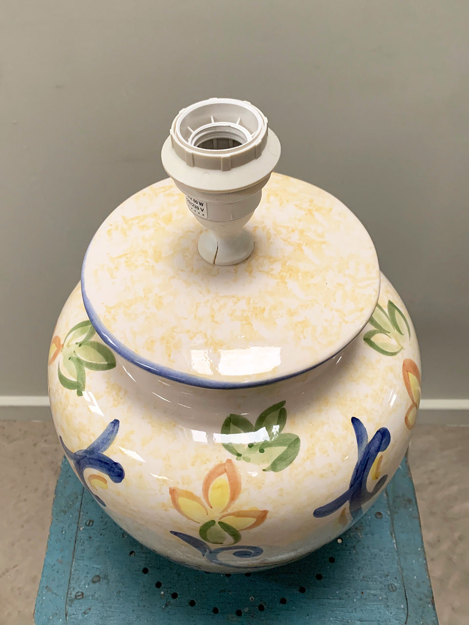 Ceramic table lamp base