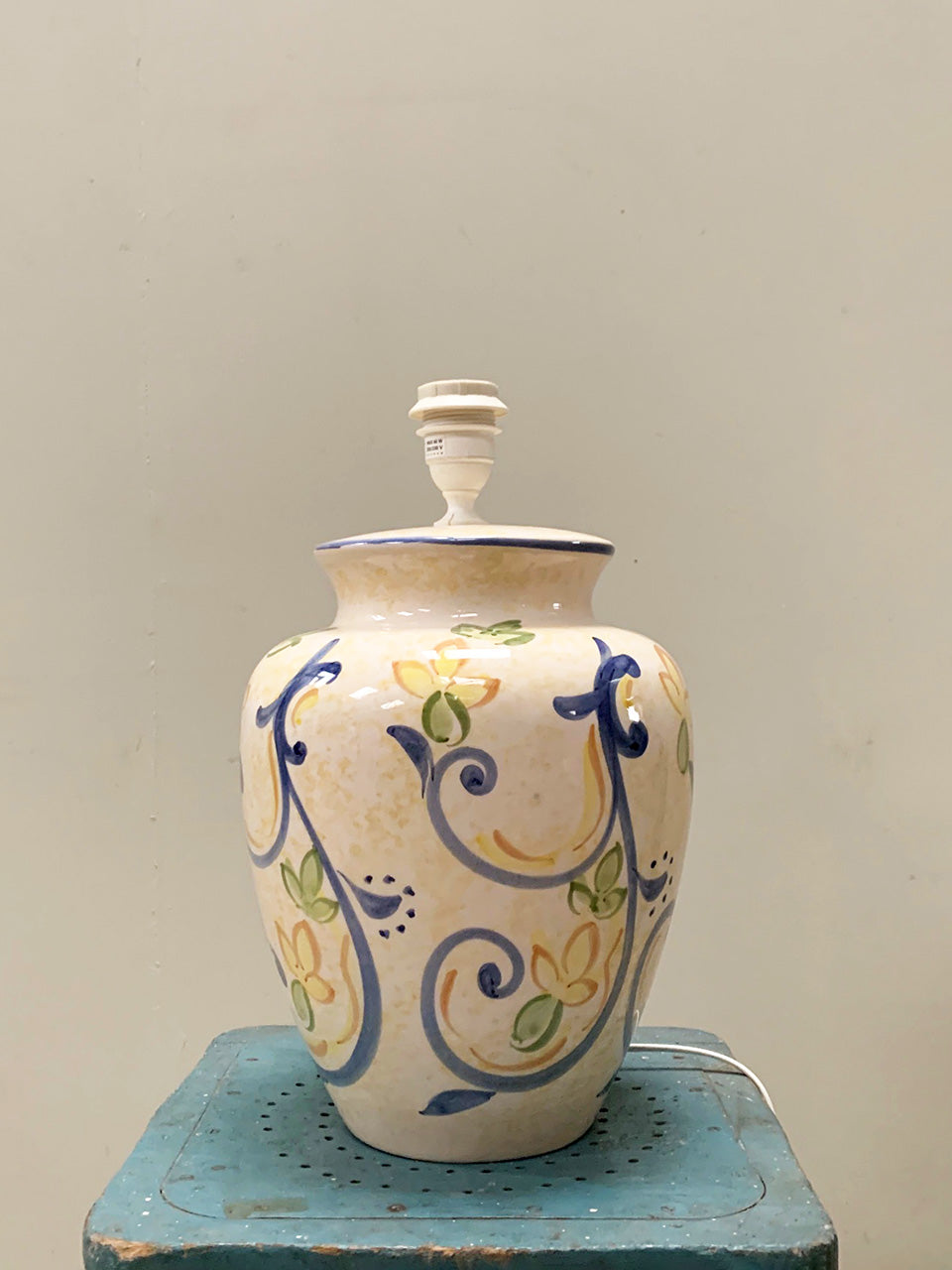 Ceramic table lamp base