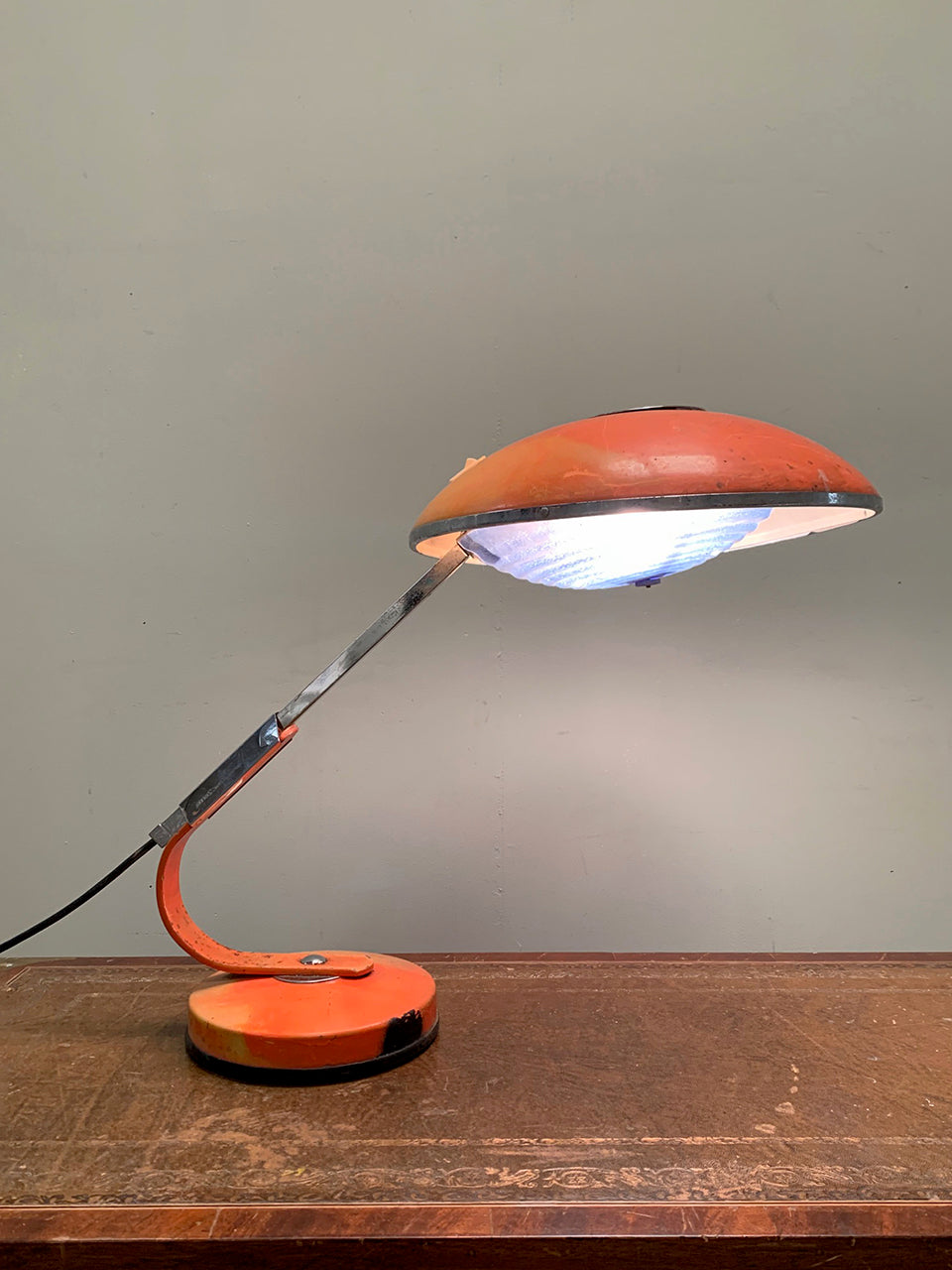Solere desk lamp