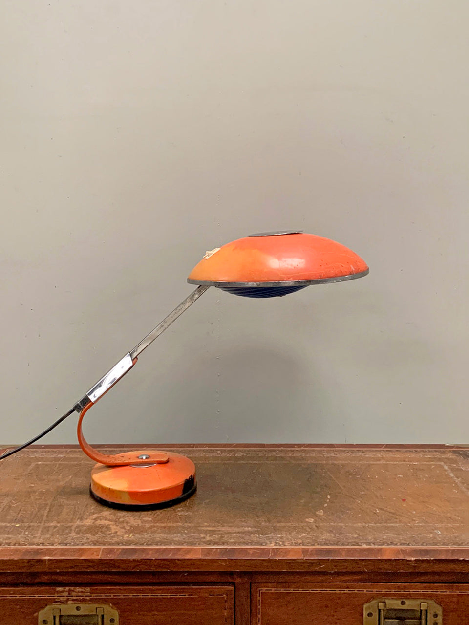 Solere desk lamp
